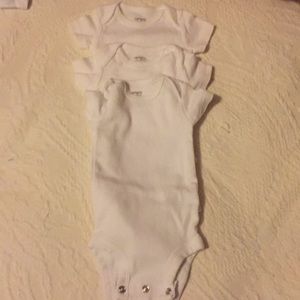 (3x) White shortsleeved Newborn